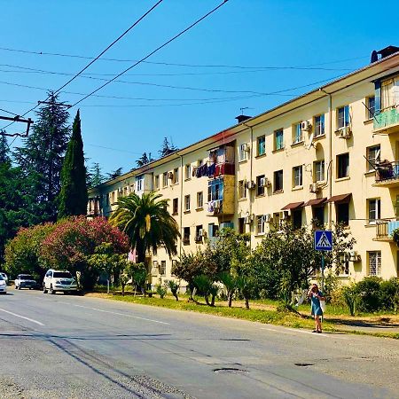 Квартира 1-Комнатная - До Моря 2 Мин - В Центре Sukhumi Eksteriør billede